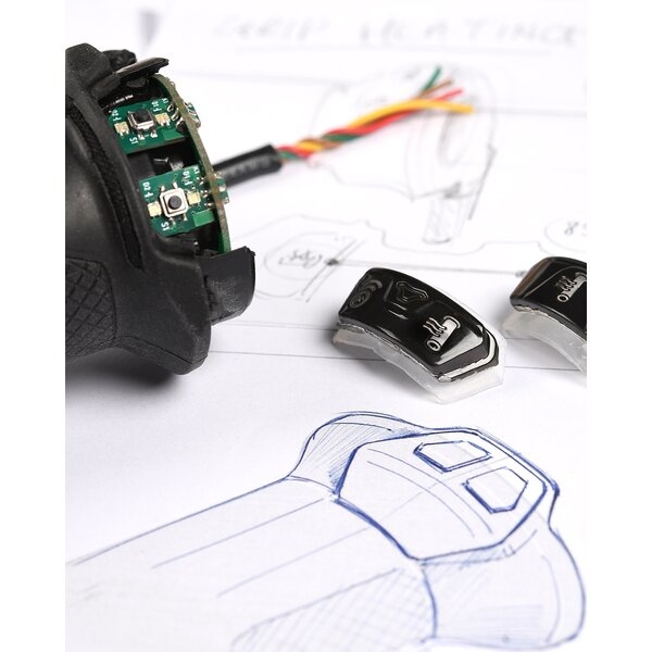 Mansoane incalzite MACNA HEATED GRIPS Negru, 10