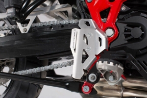 Protectie cilindru frana ArgintiuBMW F 700 GS (16-)   F 800 GS (16-).