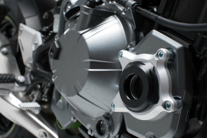 Protectie carter negru argintiu Kawasaki Z900 (16-).