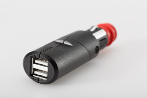 Adaptor cu 2 USB pentru priza bricheta 12 V. 2,000 mA cu corp pivotant