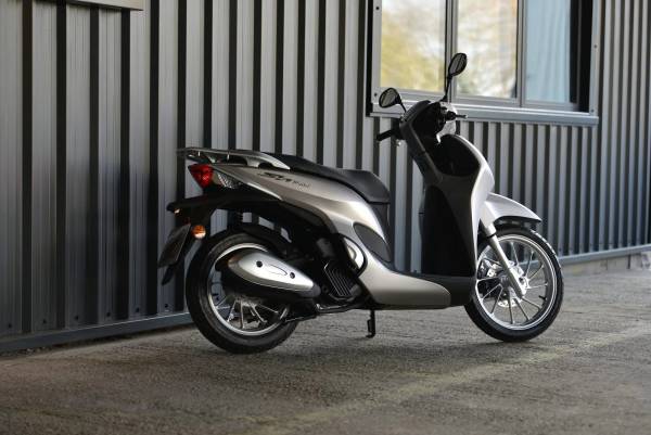 Honda SH Mode 125, 9