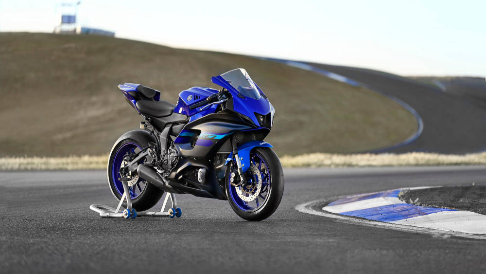 Yamaha R7, 4
