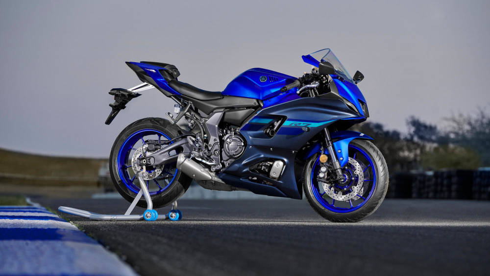 Yamaha R7, 11