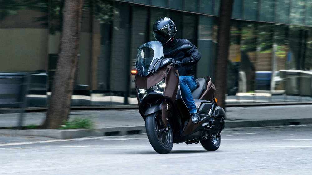 Yamaha XMAX 125 TECH MAX, 4