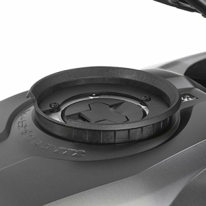 Flansa metalica GIVI pentru fixare genta rezervor BF18